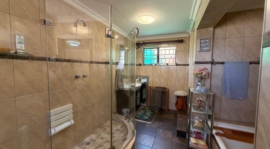 4 Bedroom Property for Sale in Vaal Dam Free State